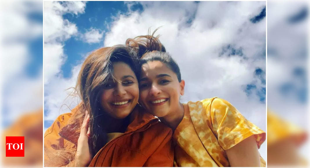 New mommy Alia Bhatt and sister Shaheen wear their brightest smiles ...