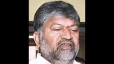 Telangana: TRS MLC L Ramana faints during ED quizzing