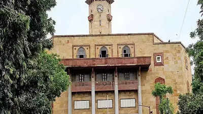 Gujarat University VC makes surprise visit, finds departments empty