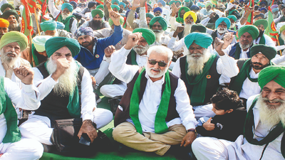 Punjab: Farmers gherao residence of Capt Amarinder Singh, 4 other BJP leaders