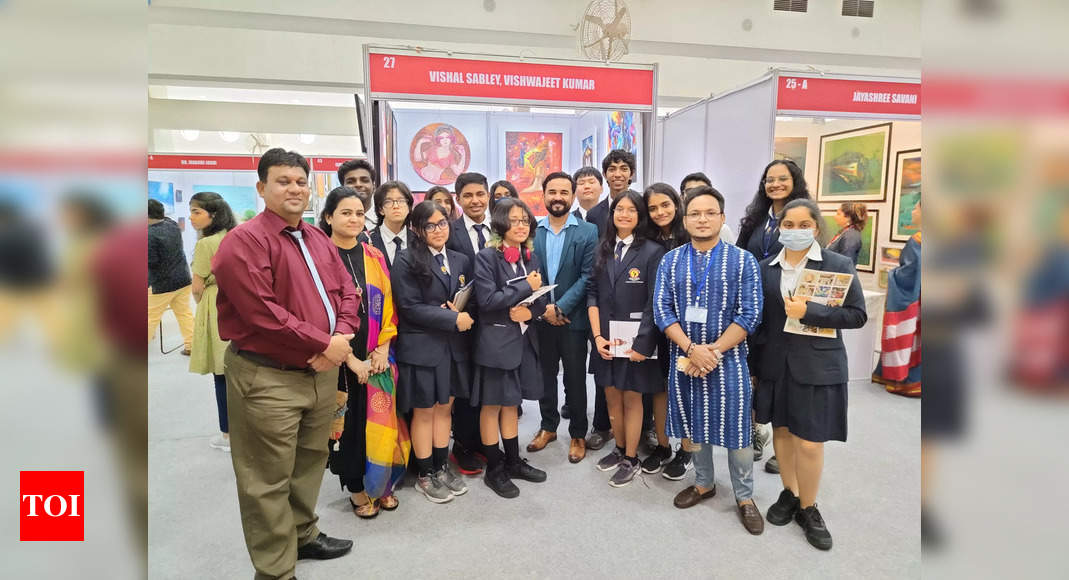 VKE students on art excursion – Times of India