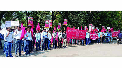 Loco staff protest against old brake system in goods train