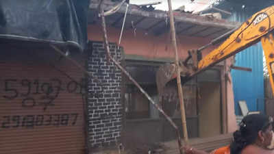 KDMC demolishes office of Uddhav's Shiv Sena faction in Kalyan