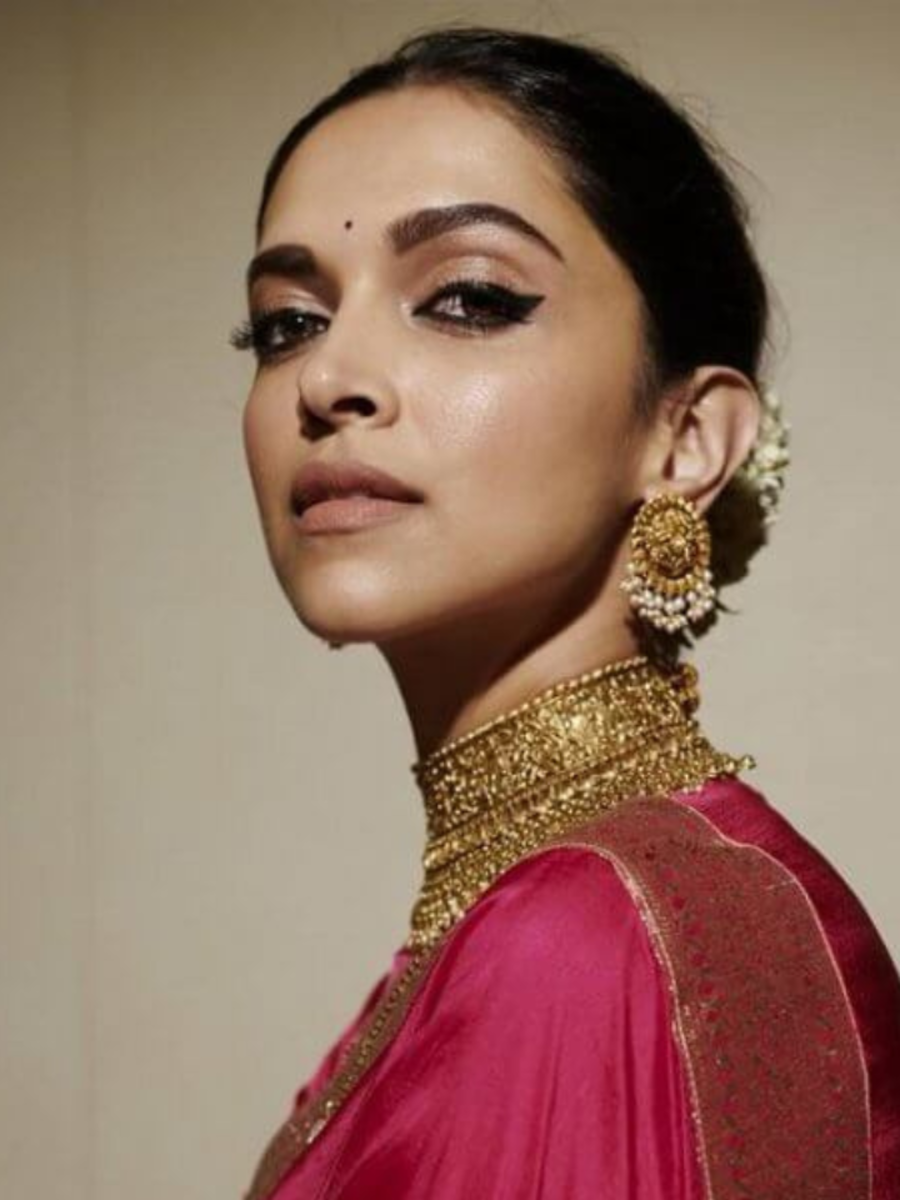 Deepika Padukone's Bejeweled Looks To Try This Wedding Season | Zoom TV