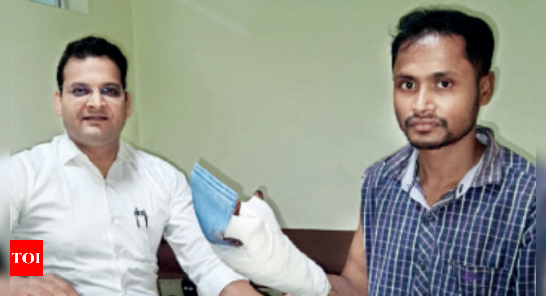 Kolkata: 24-year-old breadwinner gets back fingers after crowdfunding ...