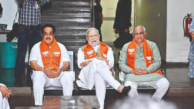 PM Narendra Modi discusses poll issues with Gujarat BJP leaders