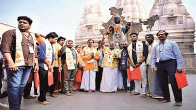 Tamil students soak in Varanasi’s spirituality, visit KV Dham, Sarnath