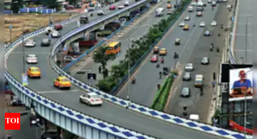 Crash Barrier Set Up On Ultadanga Flyover | Kolkata News - Times of India