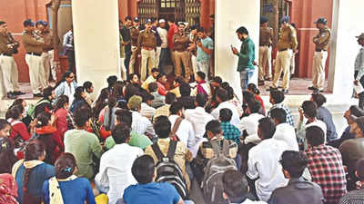 Indore: Students protest for re-evaluation amid police bandobast