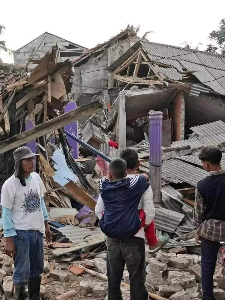 Indonesia Earthquake Death Toll Rises Over 250; 31 Still Missing ...