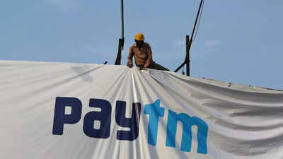 Paytm slumps as Macquarie sees risk from Mukesh Ambani's financial foray