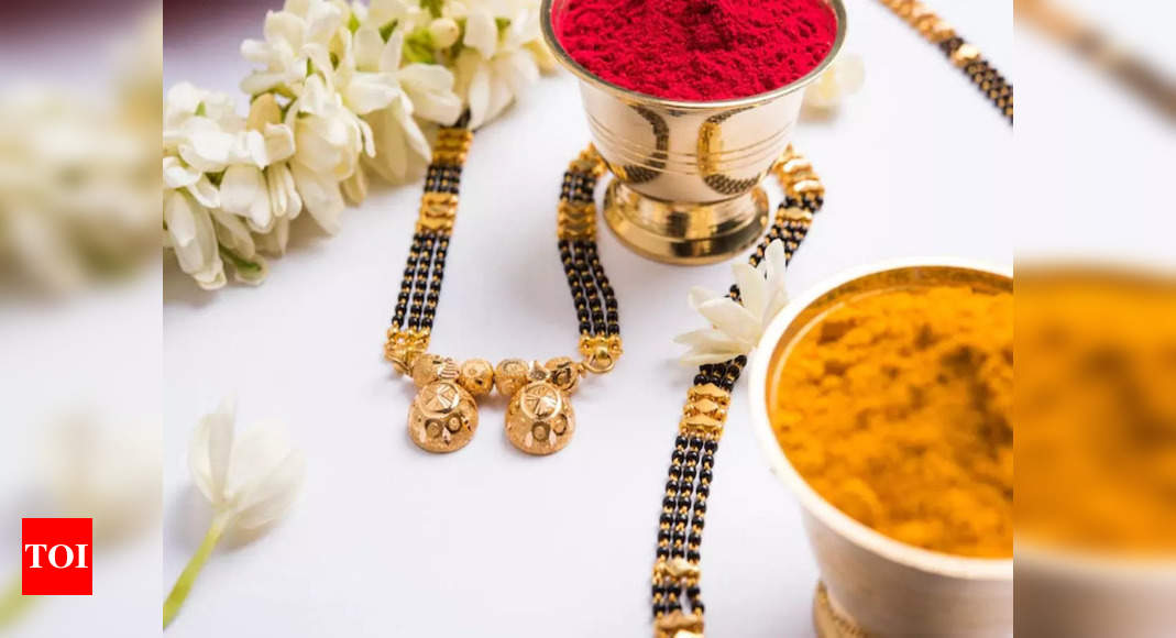 Floret Design Mangalsutra GOLD Daily Wear