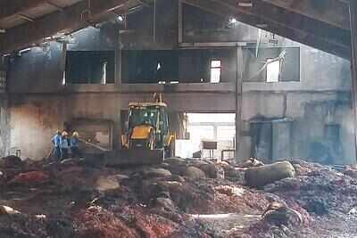 Red chilli worth crores gutted in Kalamna APMC godown fire
