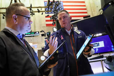 US stocks: Wall Street rises as Fed signals slowdown in rate hikes