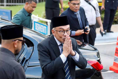 Malaysia's king names reformist leader Anwar Ibrahim as prime minister