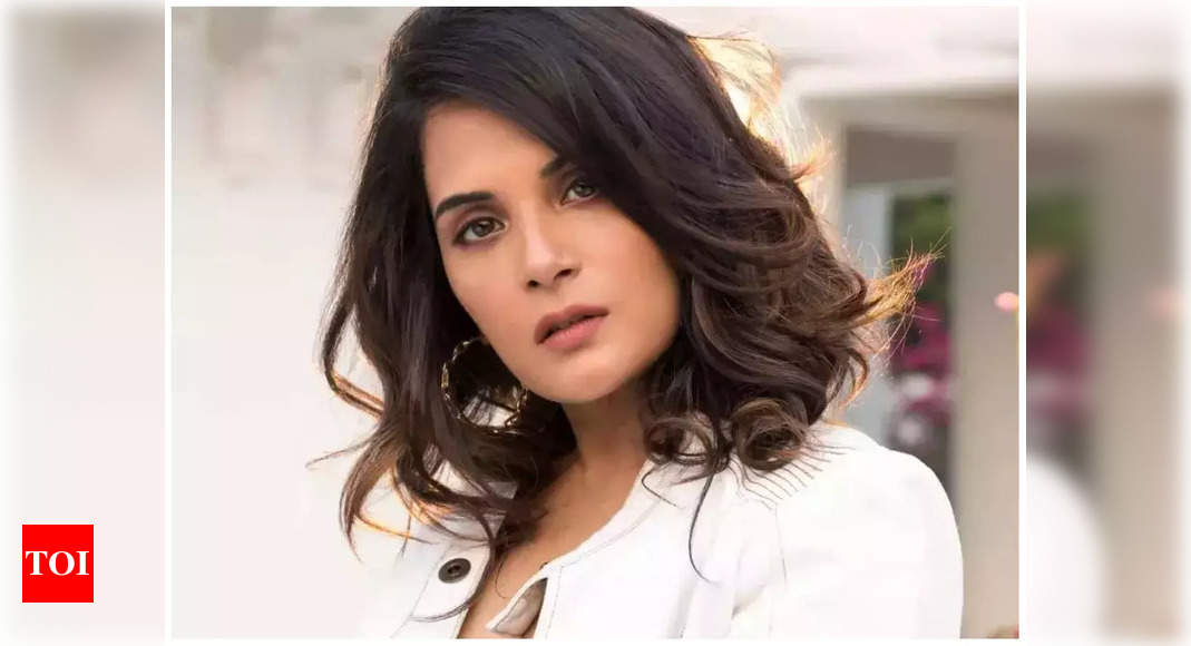 Richa Chadha apologizes after being trolled over “Galwan says hi” tweet – Times of India