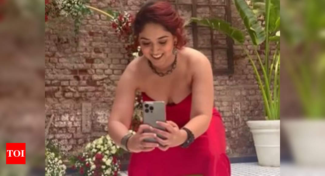 Ira Khan turns photographer at her engagement with Nupur Shikhare – Watch video – Times of India