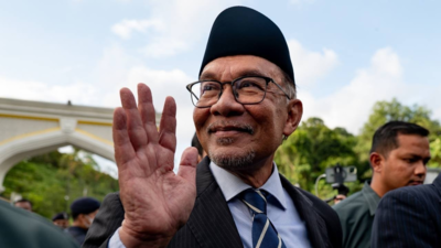 Long-time reformist leader Anwar sworn in as Malaysian PM