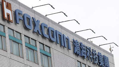 Here's how much pay Foxconn is offering to protestors to leave "iPhone city"