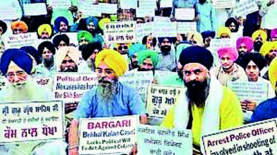 Protesters’ deaths: SIT chief visits morcha site