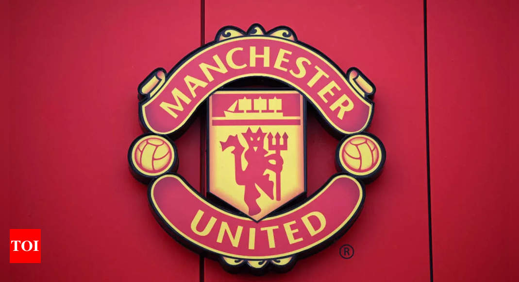Apple is not 'interested' in buying Manchester United - Times of India