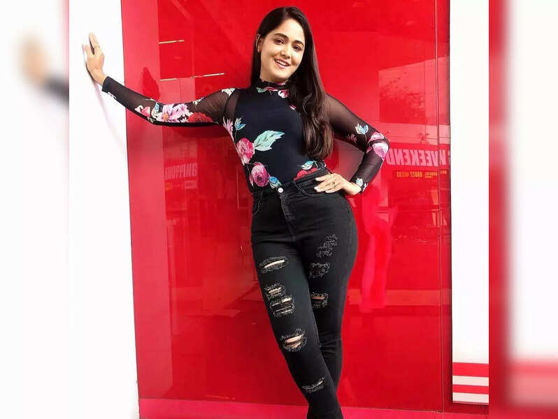 Mokshitha Pai quits Tamil television show Meenakshi Ponnunga - Times of