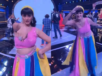 Ayesha Singh dances on Madhuri's 'Ek Do Teen'