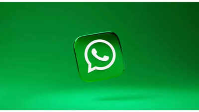 WhatsApp starts testing this new status on iOS