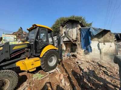 NMC starts razing Budhwar Bazaar shops for G+9 complex