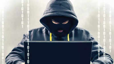 Gurugram: Cons hack bar association bank account, upload information on social media
