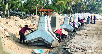 Work on groyne field at Chellanam Bazaar begins