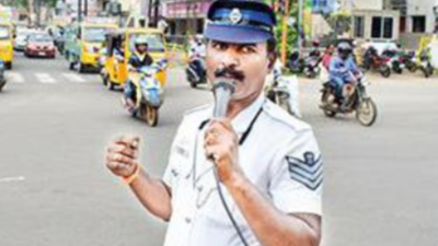 Coimbatore: Silver-tongued traffic cop dishes out safety tips
