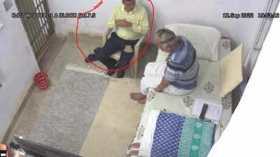 Video of Satyendar Jain meeting Tihar jail superintendent goes viral