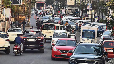 New Bhopal roads chock-a-block as traffic snarls, chaos reign supreme