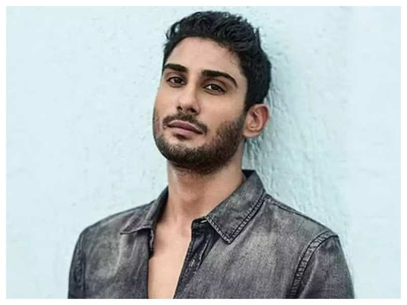 Prateik Babbar reveals if social media affects his life and work; calls it ‘superficial’