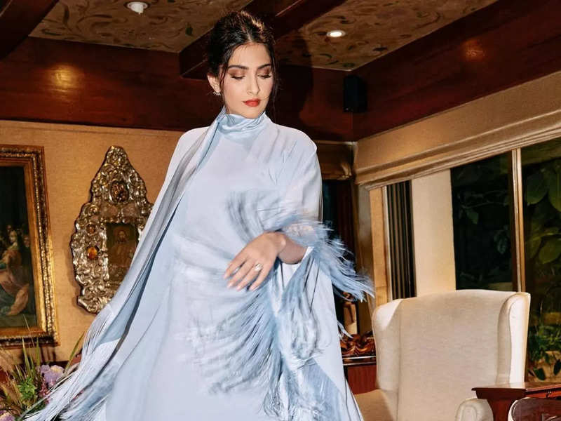 Sonam Kapoor drops new pictures in blue, fans have contradicting reactions!