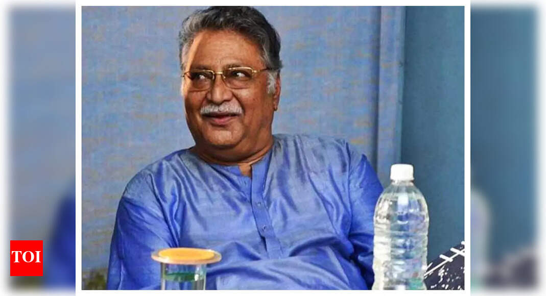 Vikram Gokhale cremated in Pune Subodh Bhave, Mukta Barve, Kishore