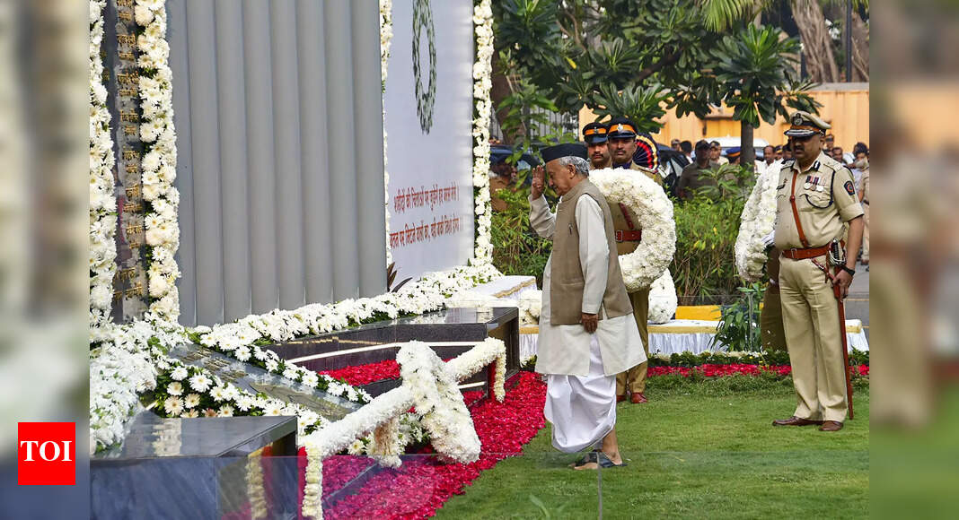 Maha guv in fresh row over disrespecting 26/11 martyrs