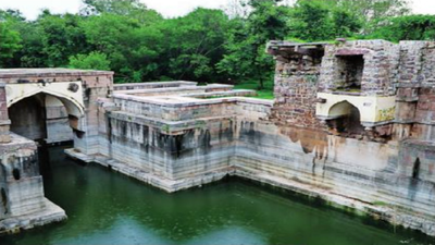 Hyderabad: Unesco honour for bowlis and Domakonda Fort