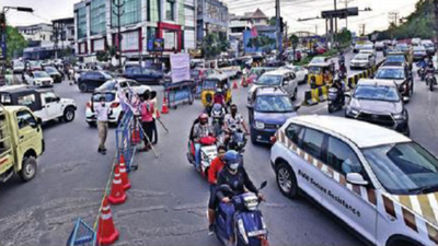 Jubilee Hills: Hyderabad: Traffic Chaos Eases, Curbs Continue On ...