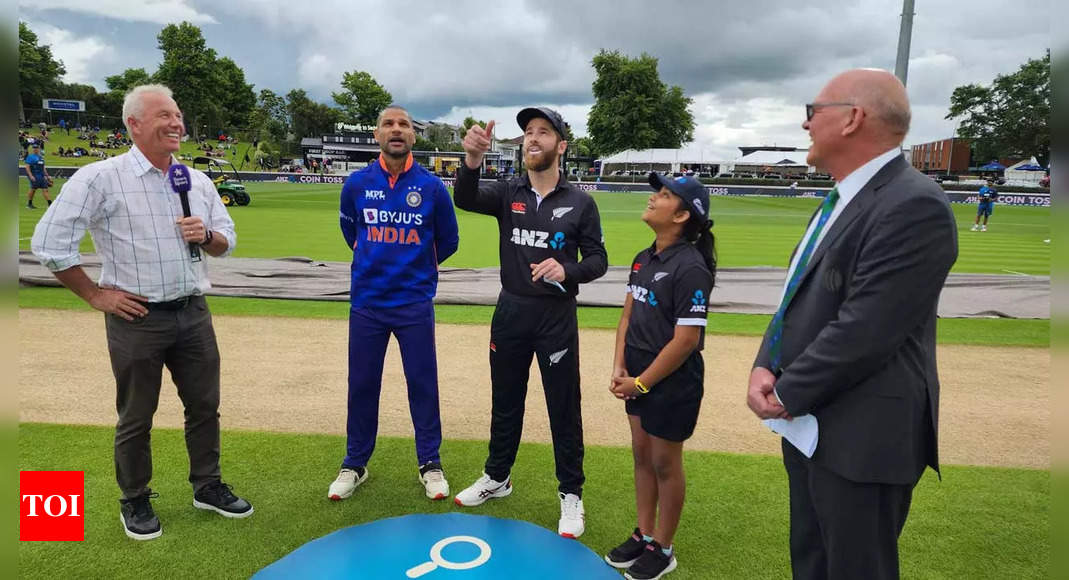 India vs New Zealand 2nd ODI Live Score: New Zealand opt to field against India in Hamilton  – The Times of India : 1.1 : India : 2/0