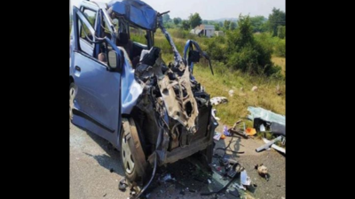Karnataka: Truck hits car, professor dies near Davanagere