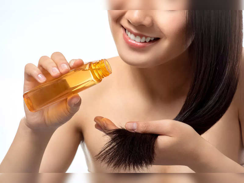 Remedy to hair loss with onion-based oil
