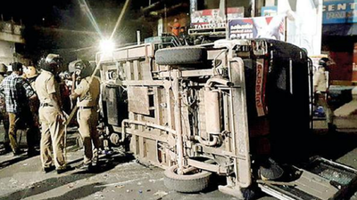 Thiruvananthapuram: 35 cops hurt as Vizhinjam police station attacked