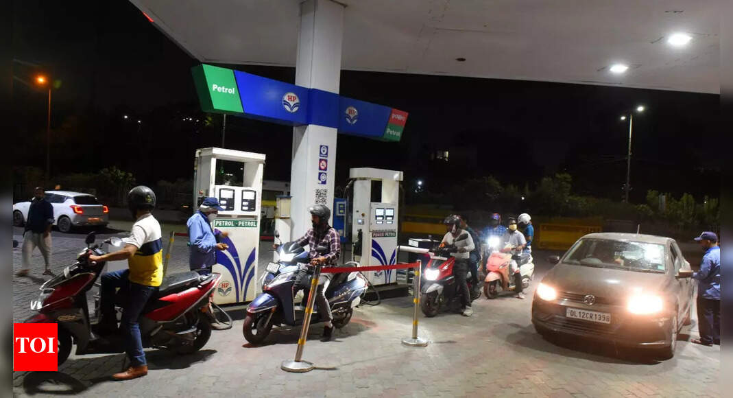 Fuel price cut hopes rise as oil sinks to lowest since January – Times of India