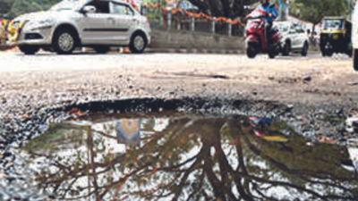 Craters galore on roads around Bruhat Bengaluru Mahanagara Palike headquarter