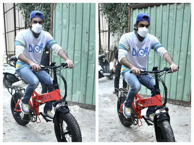 Ranbir Kapoor visits under construction Krishnaraj bungalow on his E-bike; netizen jokes ‘High petrol price effect’ – See photos