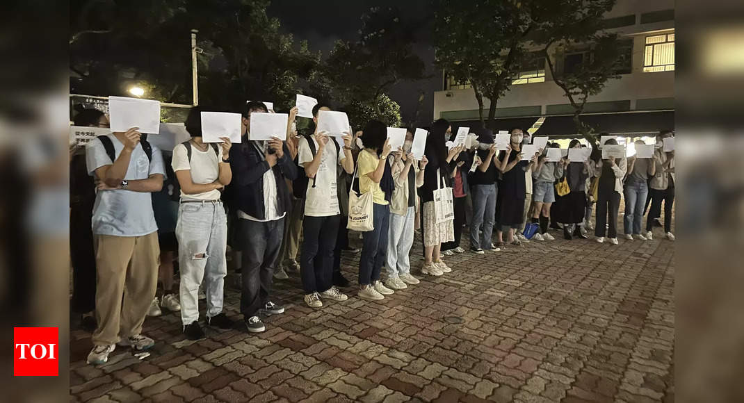 Chinese university students sent home amid Covid protests – Times of India