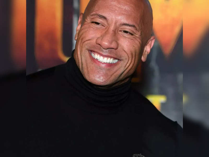 Dwayne Johnson pays for all Snickers bars in Hawaii 7-Eleven store in an ‘Act of Redemption’