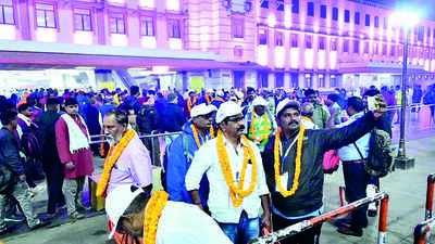 Delegates visit heritage sites, KVD mkts; attend Ganga aarti
